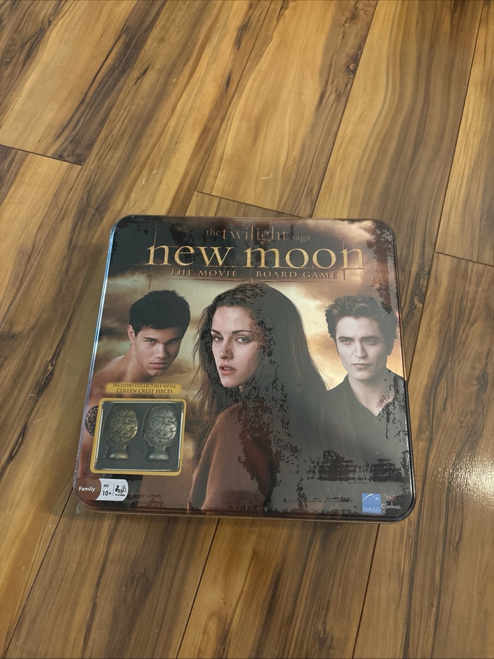 The Twilight Saga New Moon Movie Board Game Metal Crest Pieces NEW